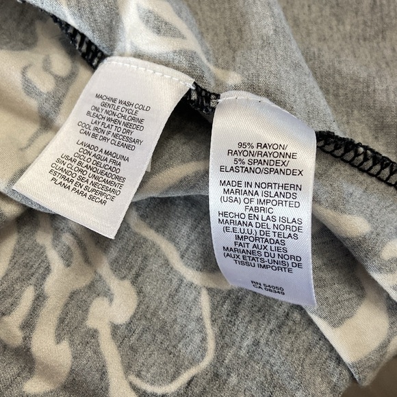 Anne Klein wrap dress! Great condition! Soft and stretchy - Picture 7 of 7